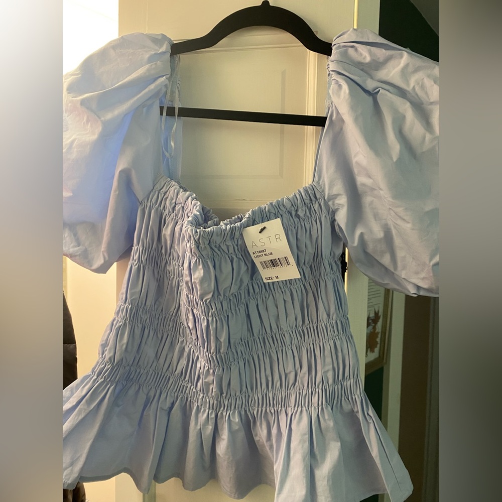 ASTR Savina Puff-Sleeve Top